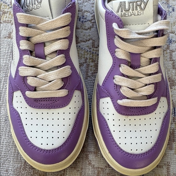 NEW Autry Medalist Purple Low sneakers Size 38 - Picture 6 of 12
